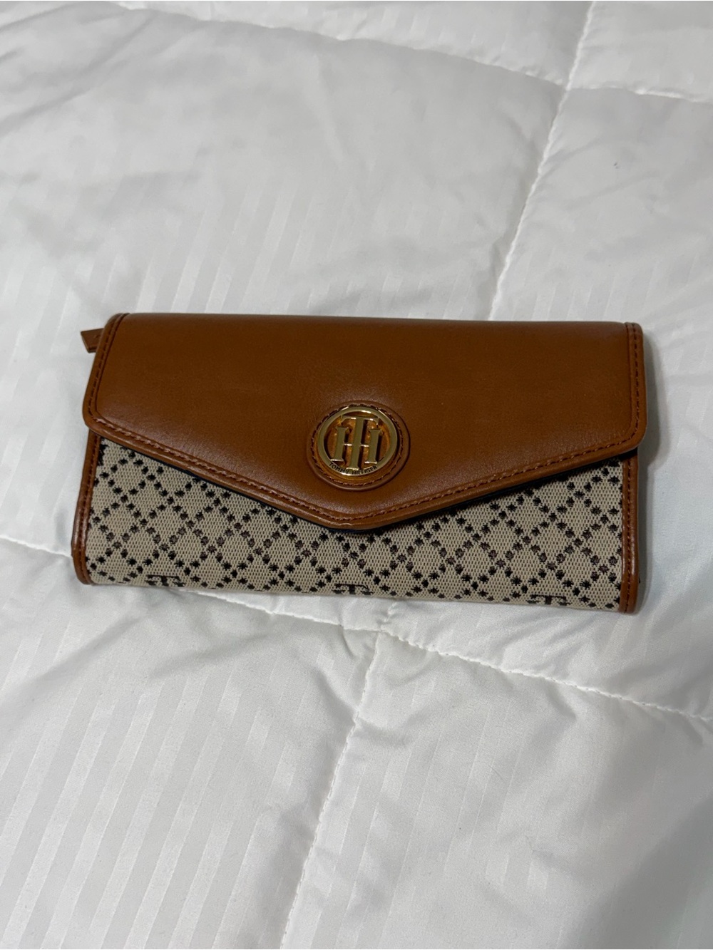 Tommy Hilfiger Tan Leather-Trim Canvas Wallet with Logo Hardware